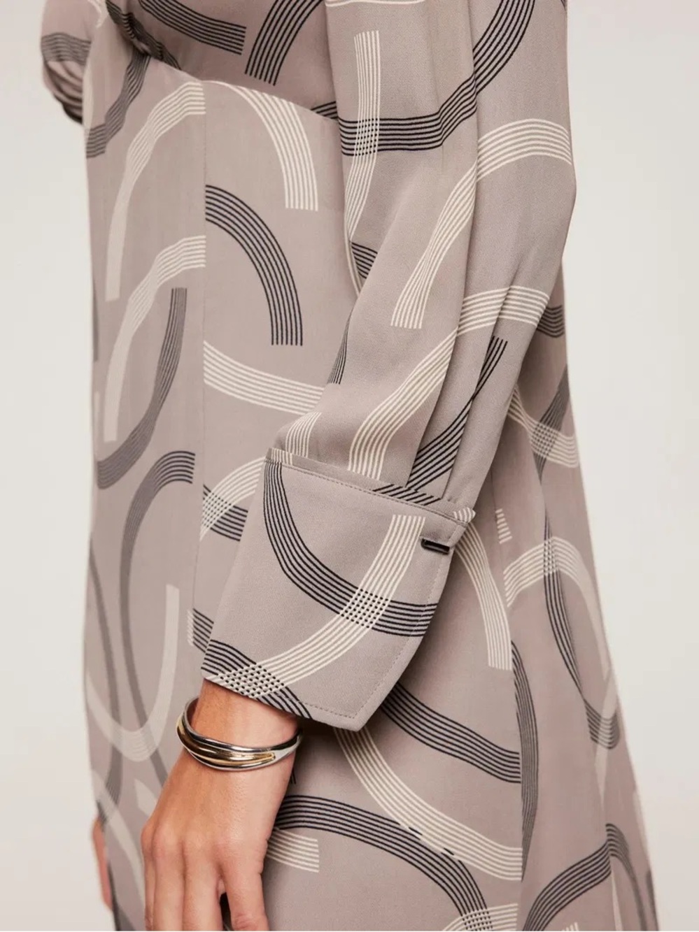 Mint Velvet Remi Geometric Print Button Down Blouse Taupe Size S NWT